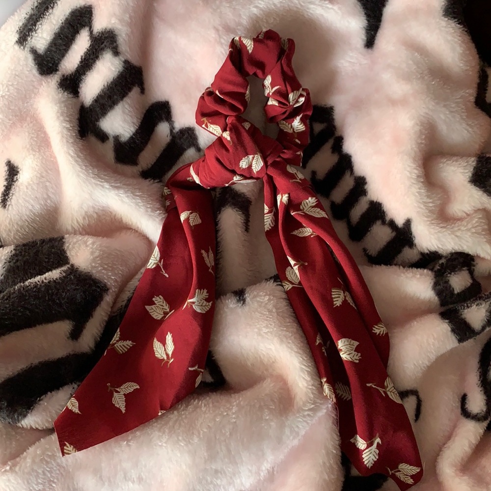 Hair scrunchie